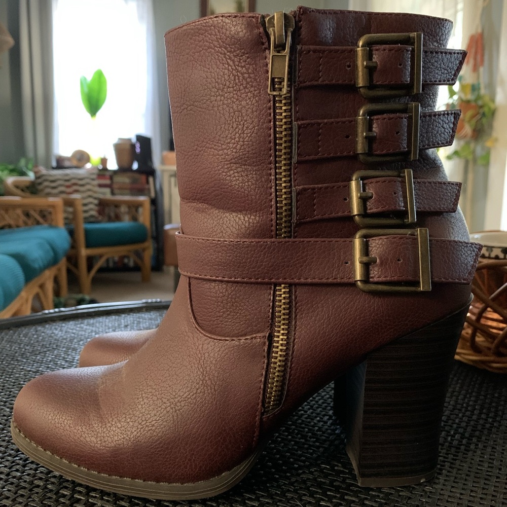 Maroon high ankle bootie